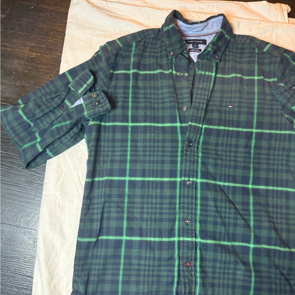 Tommy Hilfiger Men's Navy and Green Check Shirt size M classic casual stylish - Picture 3 of 11